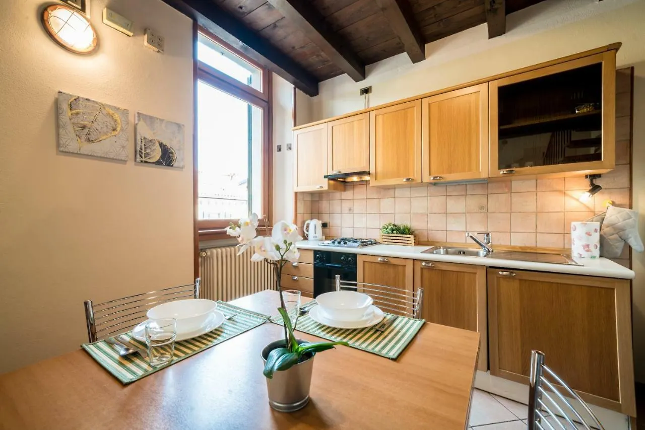 Bright Apartments Desenzano - Monte Grappa Desenzano del Garda 0*,  Italy