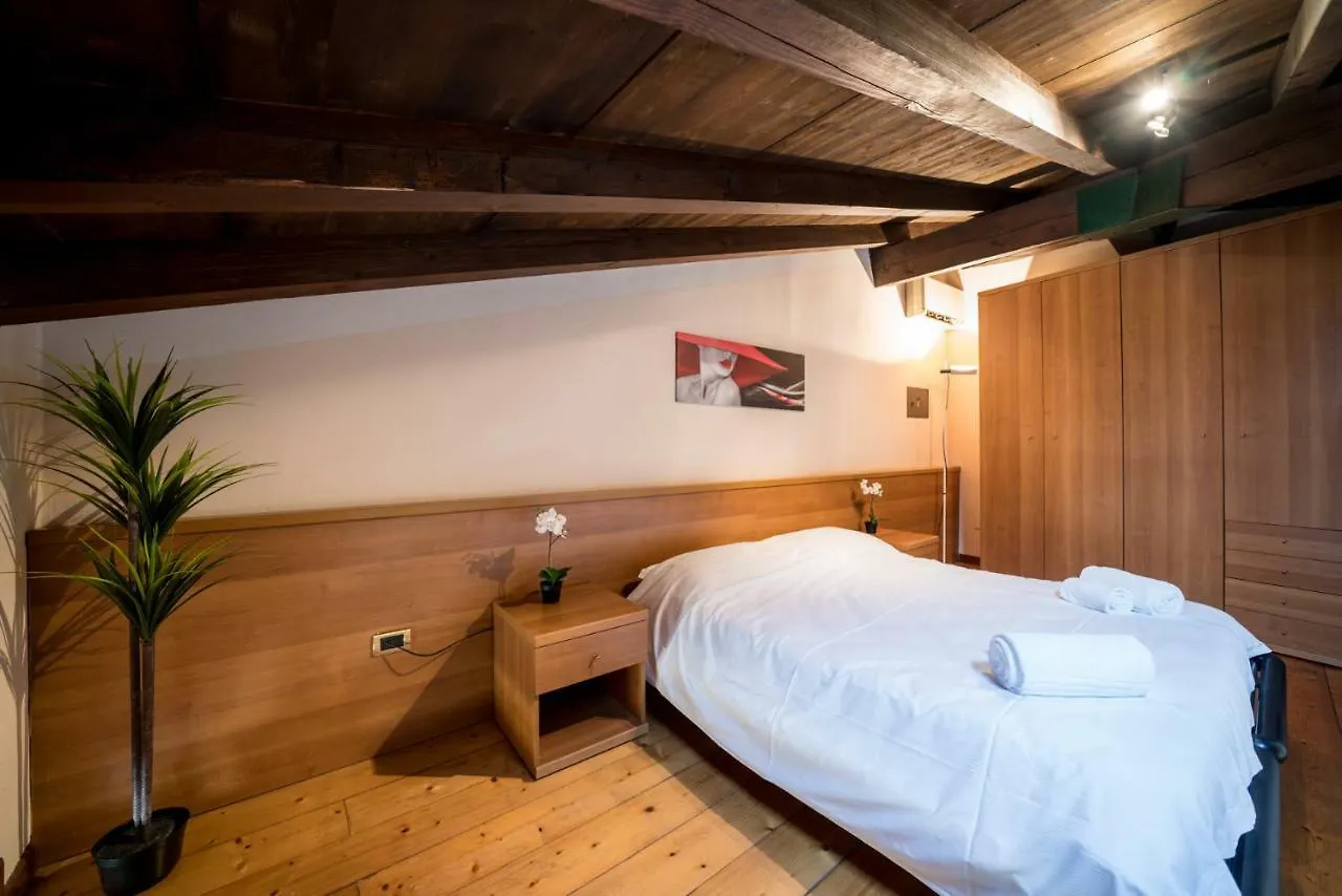 Bright Apartments Desenzano - Monte Grappa Desenzano del Garda Italien
